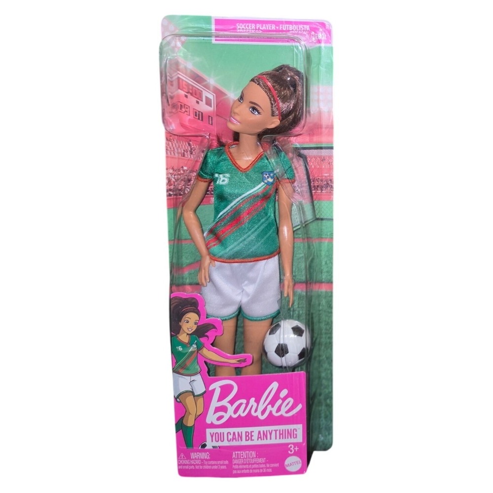 Barbie You Can Be Anything Soccer Player Doll Brunette Green Uniform HCN14 NEW